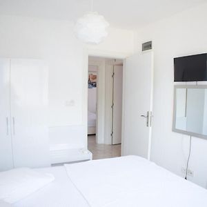 Zimmer mit Kingsize-Bett